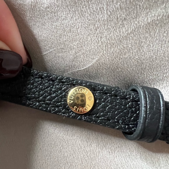 Louis Vuitton purse strap that goes to the “FAVORITE” purse. - Picture 10 of 11